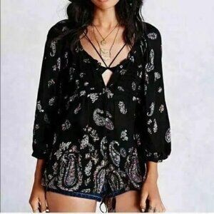 Ecote Urban Outfitters Buttondown Floral Paisley Print Black Blouse Top M 273440
